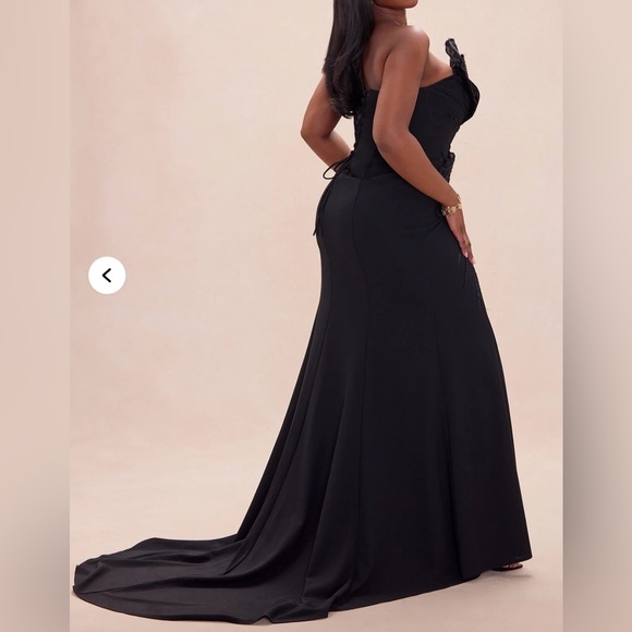 Elegant Black Evening Dress - Picture 3 of 7